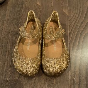 Mini Melissa + Campana Golg Glitter Shoes 6 girls jelly shoes running small 5